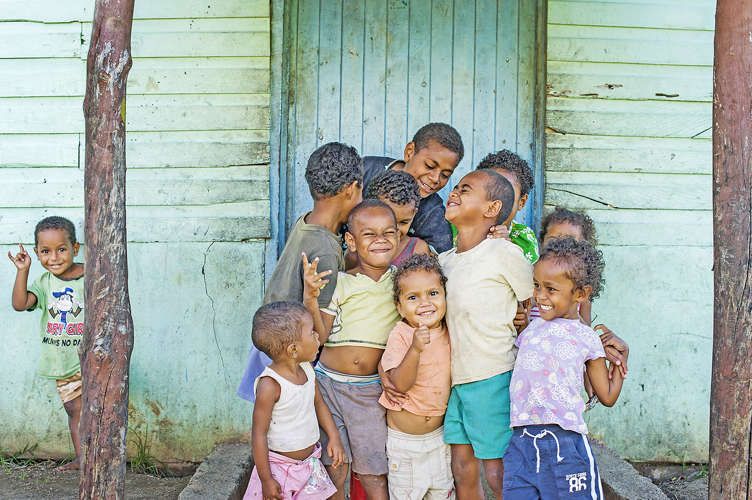 Travel Images - Kids in Fiji